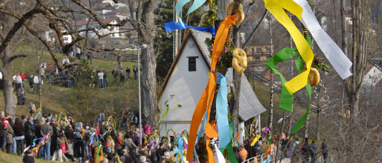 Farbenprächtiges Ritual