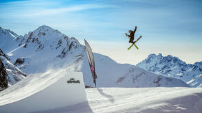 Zaś dla zaawansowanych i profesjonalnych narciarzy firma SCHNEESTERN przygotowała w dwóch sektorach Ischgl Snowpark, sponsorowanych przez firmę JEEP, poręcze, boxy i inne przeszkody, gdzie wyczynowcy mogą popracować nad swoimi osiągami