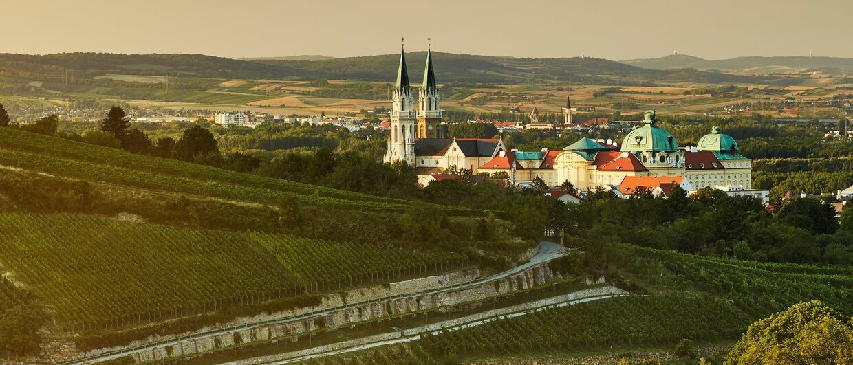 Pohled na klášter Klosterneuburg