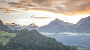 Sonnenuntergangswanderung im Alpbachtal