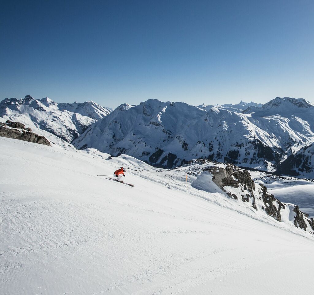 Schneesicherheit und Sonnenstunden: Skifahren in Lech Zürs am Arlberg