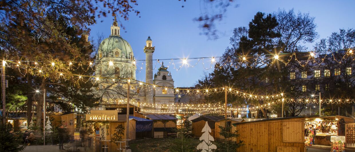 "Art Advent" - Kunst und Handwerk am Karlsplatz