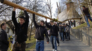 Farbenprächtiges Ritual