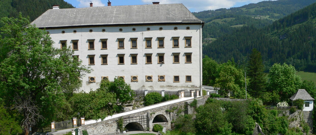 Schloss Murau mit Schlossgarten