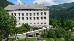 Schloss Murau mit Schlossgarten