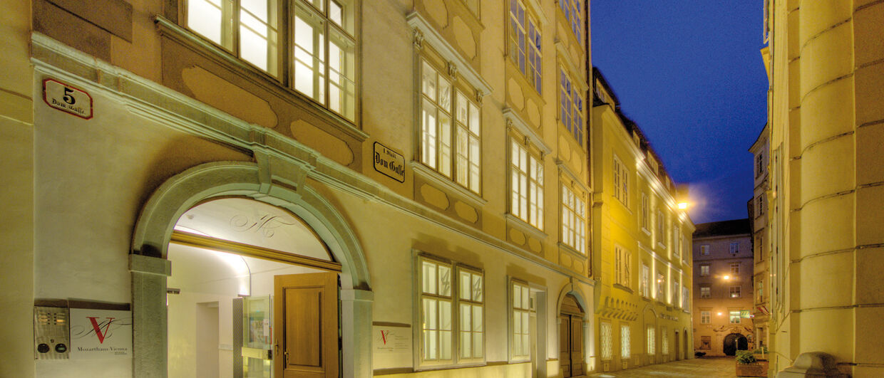 Mozarthaus at night