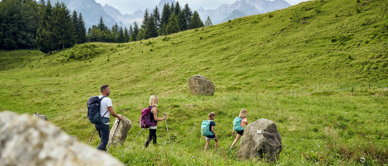 Wandern zu den Steinkreisen auf der Tschengla im Brandnertal