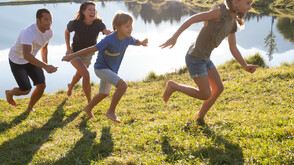 Familie am Wolfsee in Serfaus-Fiss-Ladis