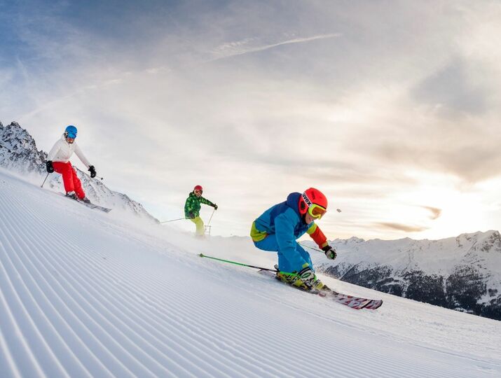 Skiing on freshly groomed slopes © TVB Tiroler Oberland, Martin Lugger