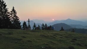 Sonnenaufgangswanderung auf das Kragenjoch in der Wildschönau in Tirol