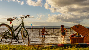 Radfahren und baden am Neusiedler See im Burgenland