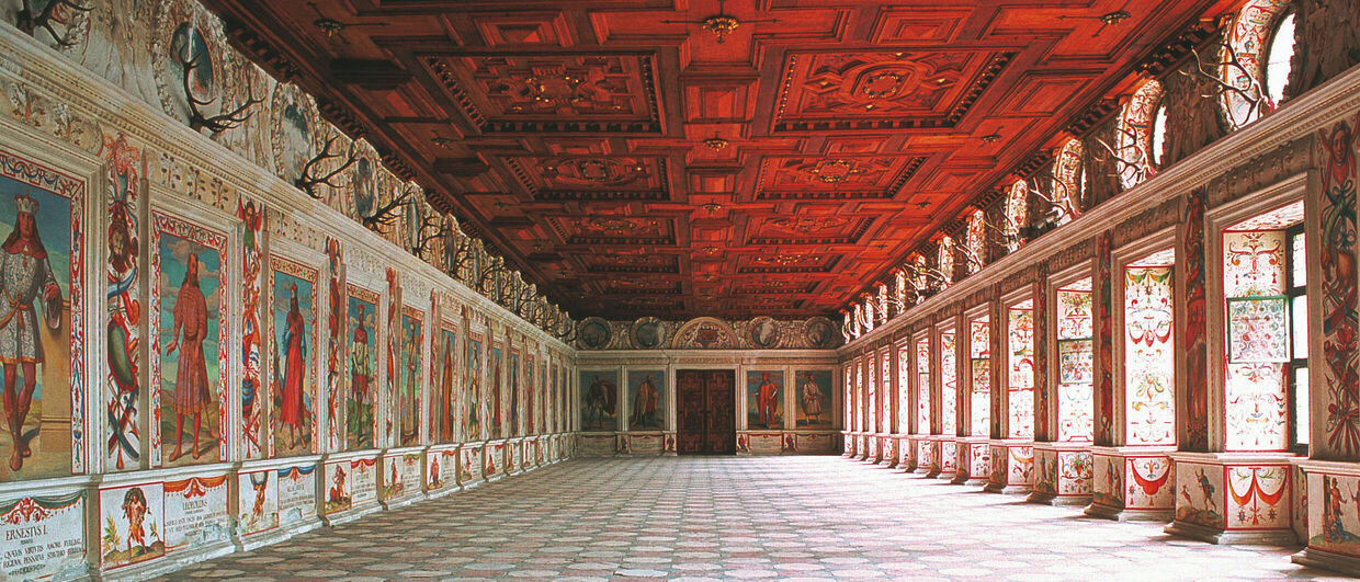 Красиый зал в замке Амбрас