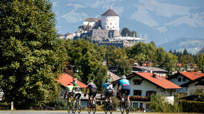 cyklomaraton Kufsteinerland s pevností Kufstein v pozadí