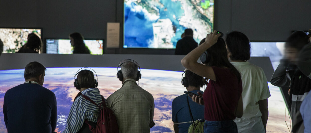 Návštěvníci v Ars Electronica Center