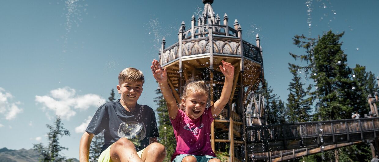  Fichtenschloss auf der Rosenalm hoch über Zell am Ziller