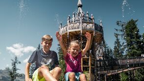  Fichtenschloss auf der Rosenalm hoch über Zell am Ziller