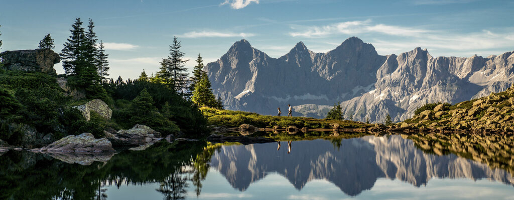 Reiteralm, jezero Spiegelsee s pohledem na Dachstein