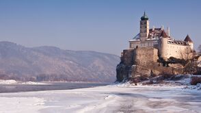 Winterlich: Schloss Schönbühel an der Donau