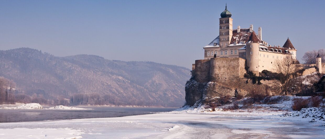 Winterlich: Schloss Schönbühel an der Donau
