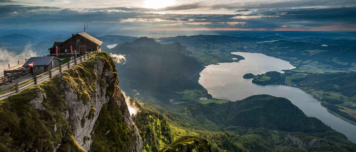 Výhled z vrcholu hory Schafberg