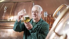 Qualitätskontrolle: Die Grieskirchner Brauerei setzt auf bestes Quellwasser und Zutaten aus der Region