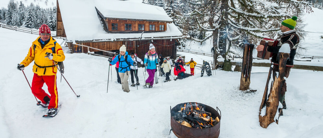 Besondere Momente erleben die Teilnehmer*innen der „Gourmet im Schnee“-Schneeschuhtour.