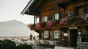 Kulinářské speciality, terasa Gasthaus Kitzbühel