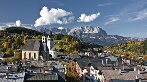 Pohled na vesnici Kitzbühel