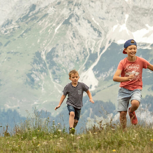 rodinná túra v St. Johann in Tirol