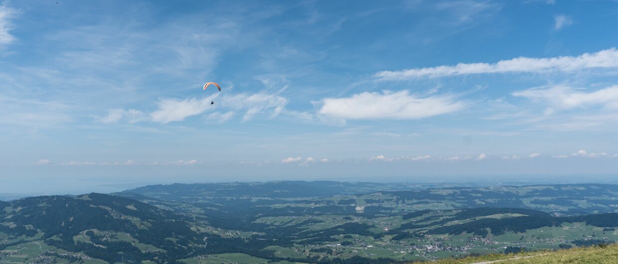 Vorarlberg: Paragleiten im Fluggebiet Niedere