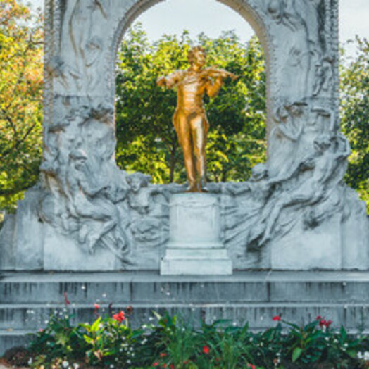Vienna_statua_Johann_Strauss_nello_Stadtpark_c_Oesterreich_Werbung_Christian_Kremser.jpg 